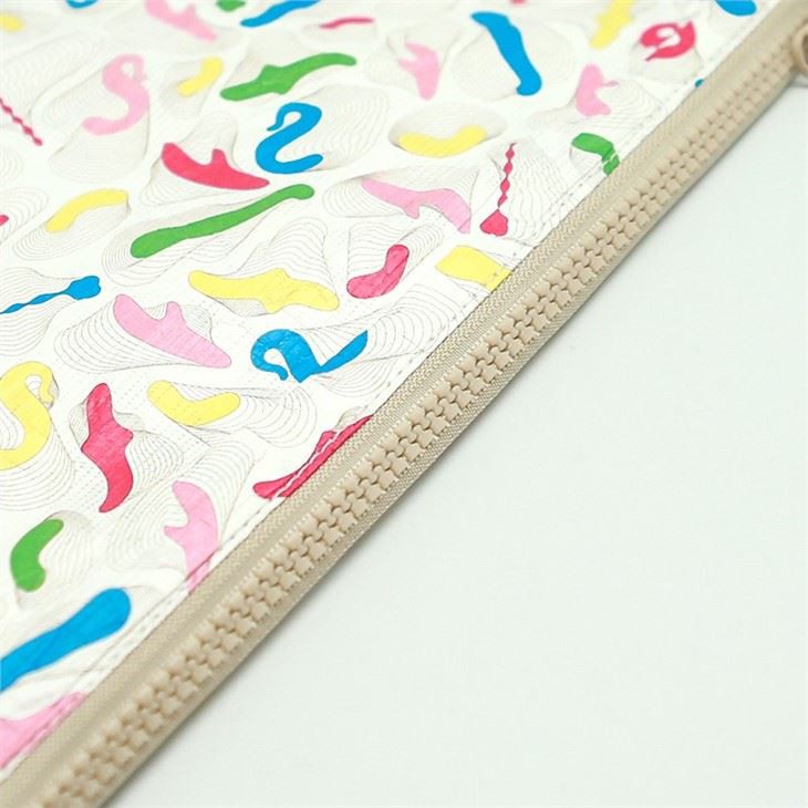 Well Design Pencil Purse